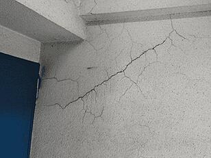 コンクリートひび割れ調査